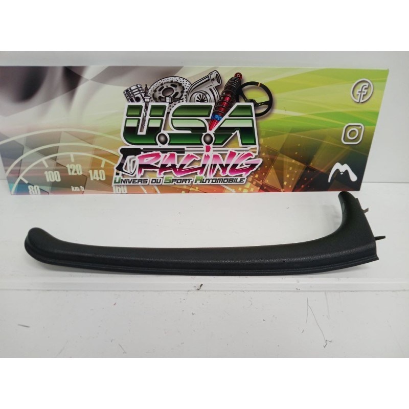 MONTANT DE PARE BRISE CLIO II RS 172 PHASE 2