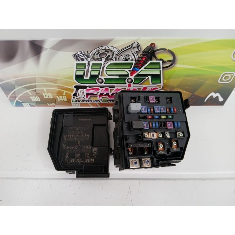 BOITE A FUSIBLE + COUVERCLE HONDA CIVIC TYPE R