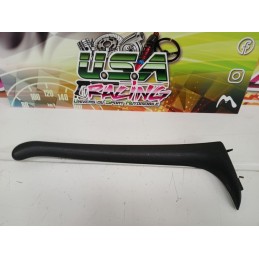 MONTANT DE PARE BRISE CLIO II RS 182 PHASE 3