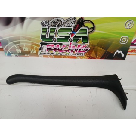 MONTANT DE PARE BRISE CLIO II RS 182 PHASE 3