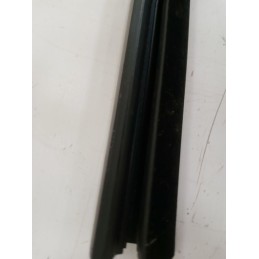 BAGUETTE DE FIXATION PANNEAU DE PORTE CLIO II RS 182 PHASE 3