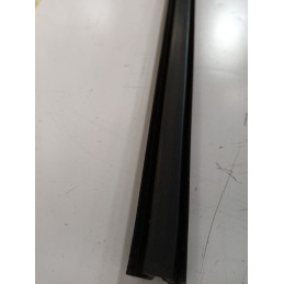 BAGUETTE DE FIXATION PANNEAU DE PORTE CLIO II RS 182 PHASE 3